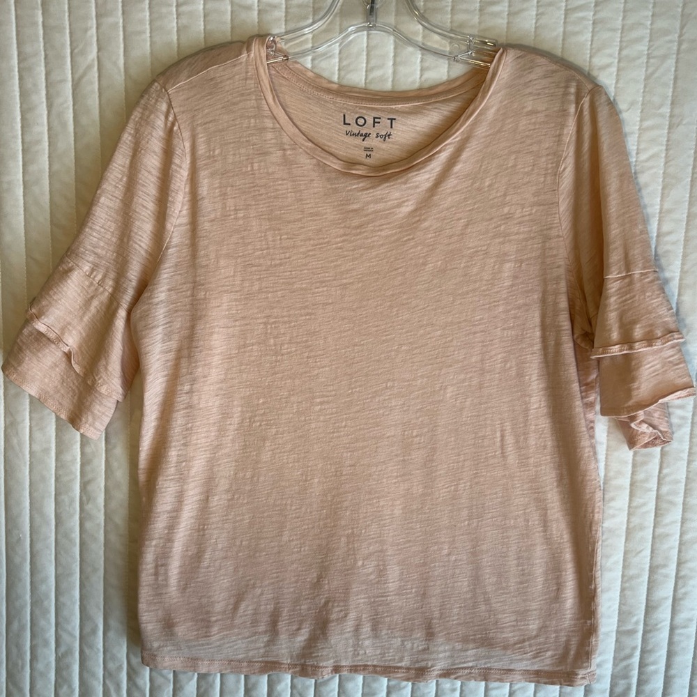 LOFT women’s short sleeve pink flutter t-shirt size medium